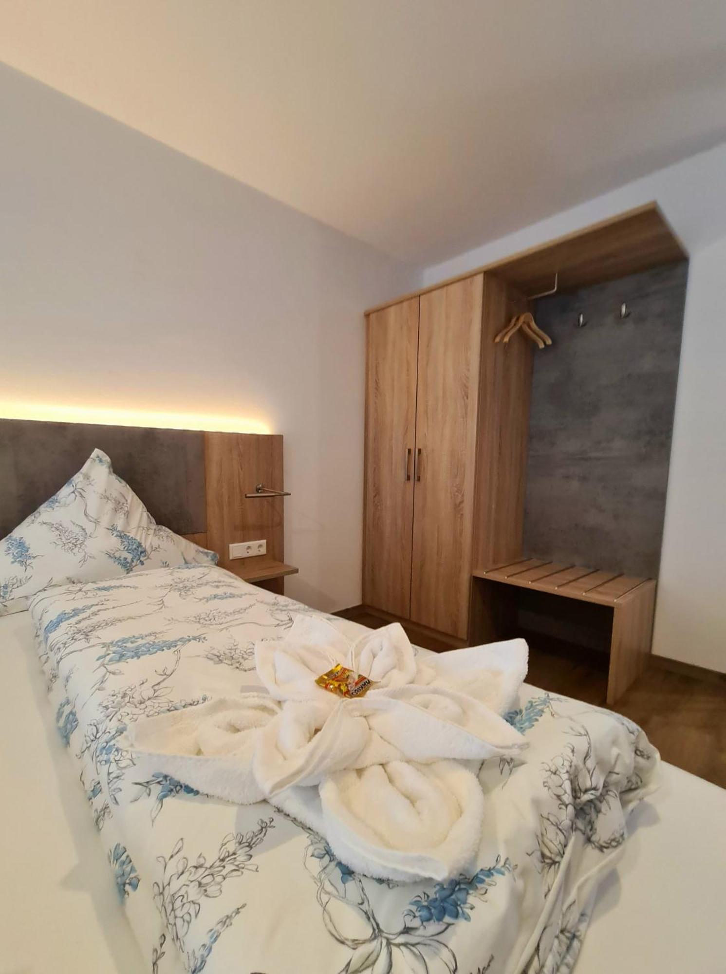 Hotel Pension Nordzeit Норддайх Екстериор снимка